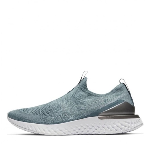 Nike Epic Phantom React Flyknit Size 7,5 US